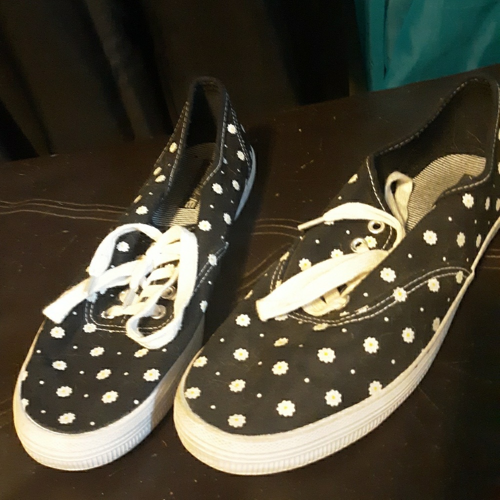 Floral canvas shoes
